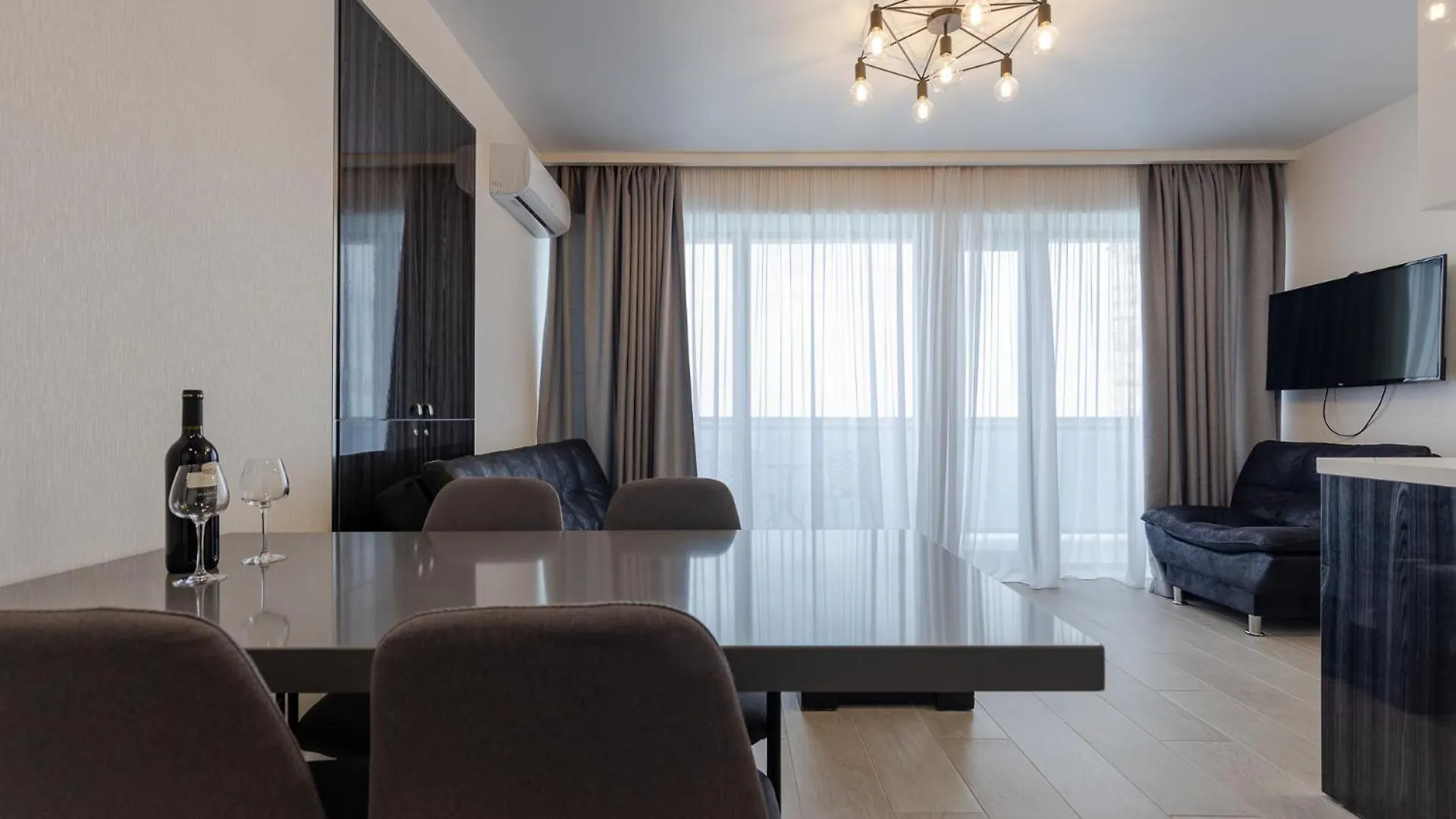 The Spot Apartments - Orbi Beach Tower Батуми